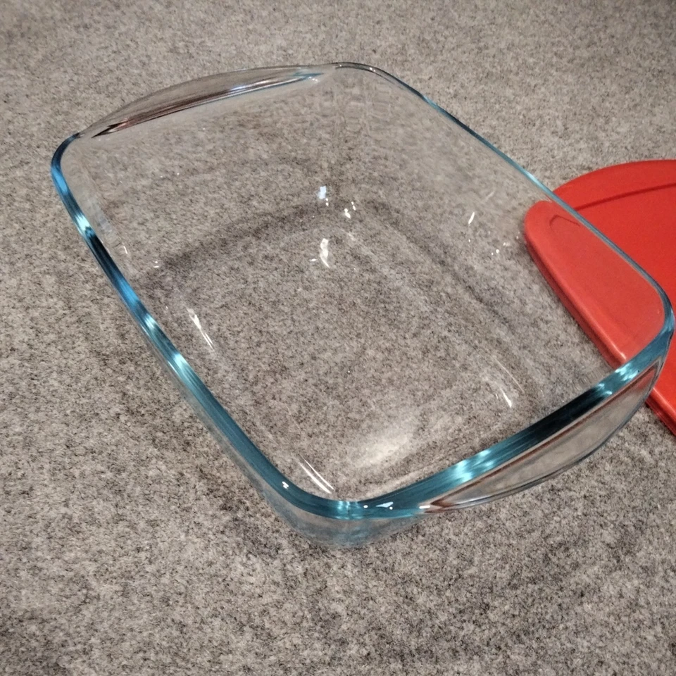 Pyrex Microwave Safe Cook & Freeze Glass Storage Container + lid Large - Image 4 of 4