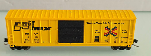 Roundhouse Spur N US Amerikanischer Boxcar RailBox 14836 mit eingeb. Blinklicht | Zustand: Gebraucht