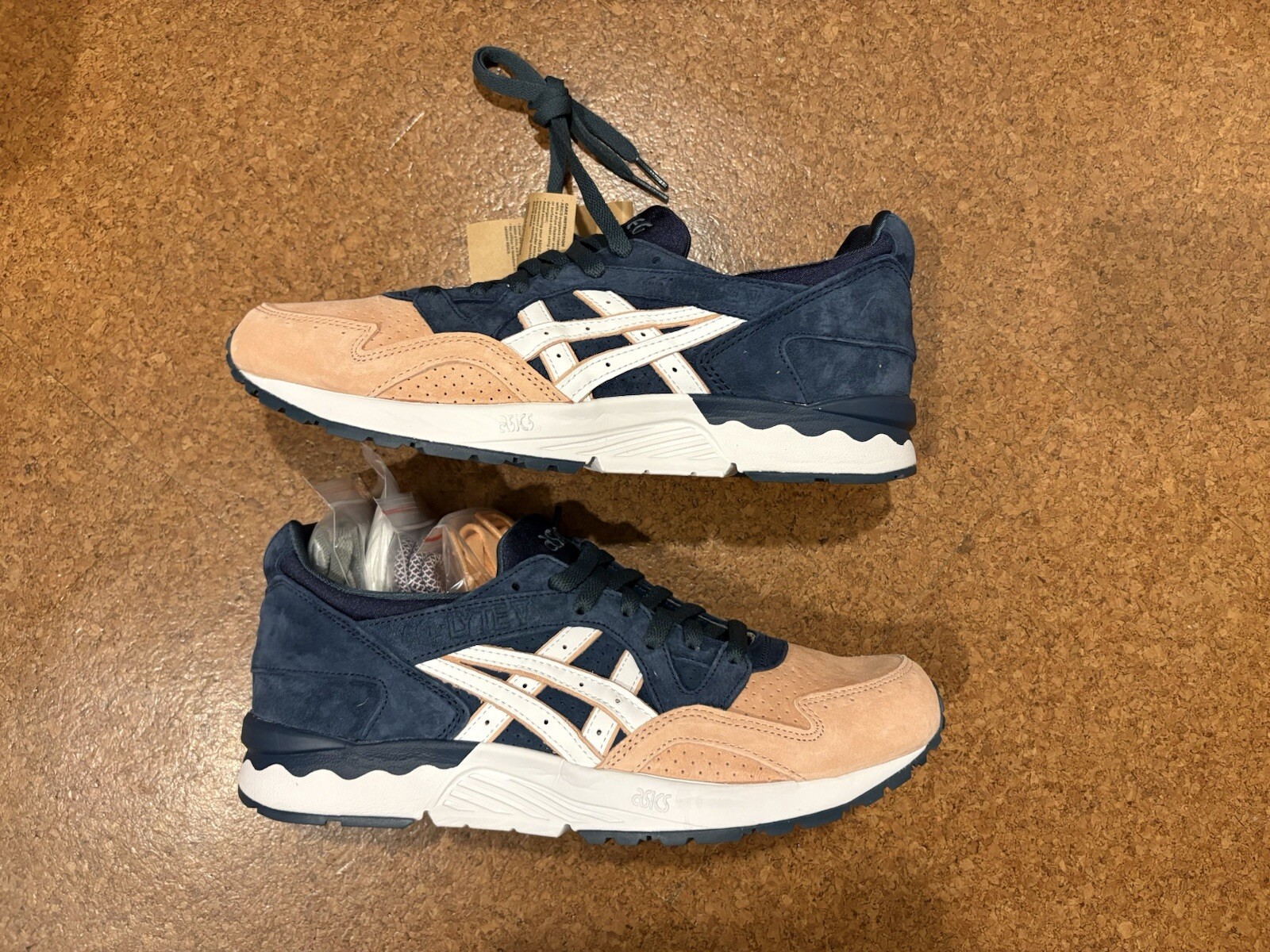 ASICS Gel-Lyte V Kith Salmon Toe Sneakers Size 9.5