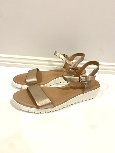 Django and Juliette Rose Gold Leather Buckle Sandals Size 41/ 10 Like New $249 - Picture 2 of 10
