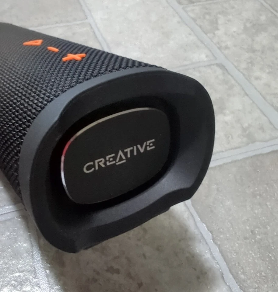 Altavoz portátil Creative MUVO Go negro impermeable Bluetooth 5.3 Foto 4 de 4
