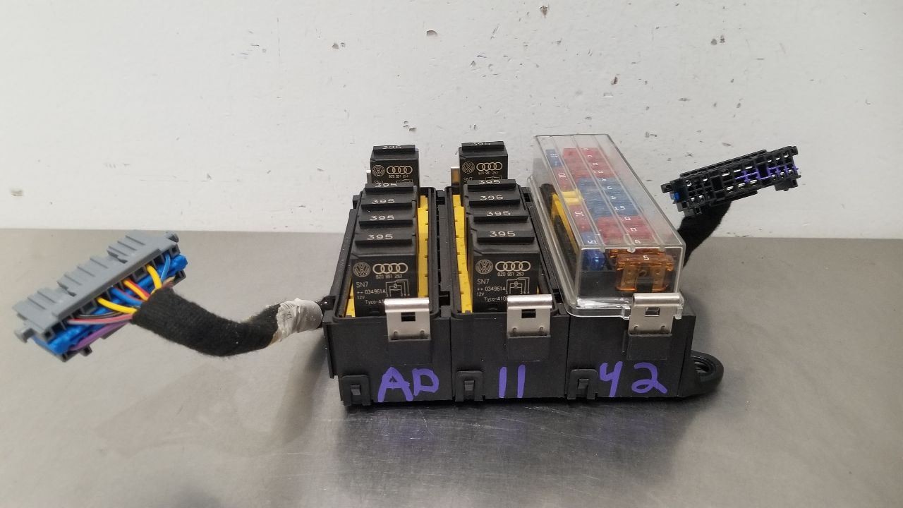 Lamborghini Gallardo 2004 Fuse box P/N 400971258