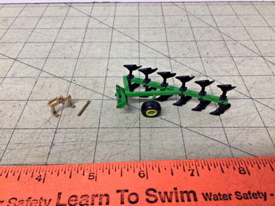1/64 metal 6 bottom green roll-over plow W/3 point hitch by C&D Models