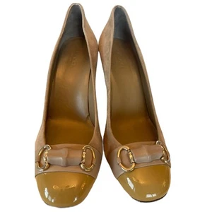 Escarpins à talons épais neufs Gucci en daim et verni vison, Horsebit & bambou, pointure 38,5