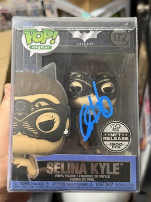 ANNE HATHAWAY SIGNED SELINA KYLE FUNKO POP 172 DARK KNIGHT TRILOGY JSA  COA