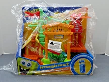 Fisher-Price Imaginext SpongeBob Squarepants Camp Coral Campground NEW