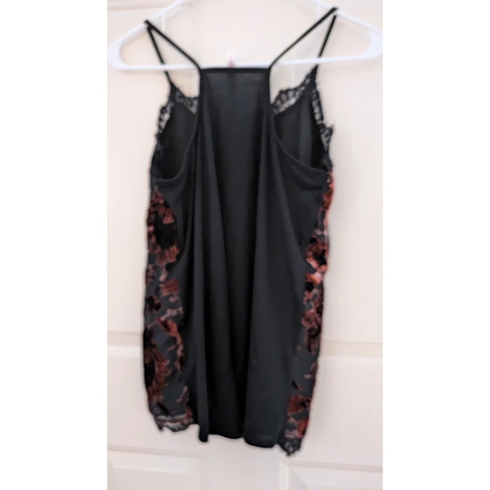 Camisola Babydoll vintage Xhilaration camiseta sin mangas con tiras con girasoles de terciopelo triturado Foto 2 de 4