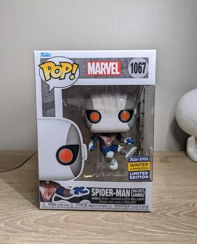 Funko Pop! Marvel Spider-man with Bug-Eyes Armor #1067 Winter Convention