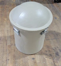 MVE Biological Solutions 107117 Liquid Nitrogen Shipping Container 6L Tan Tub