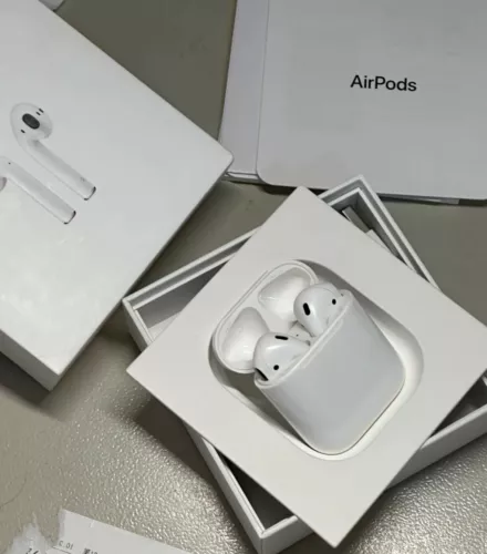 For White Apple Earphones 2nd Generation Right Left Pods W/MagSafe Charging Case - Picture 1 of 3
