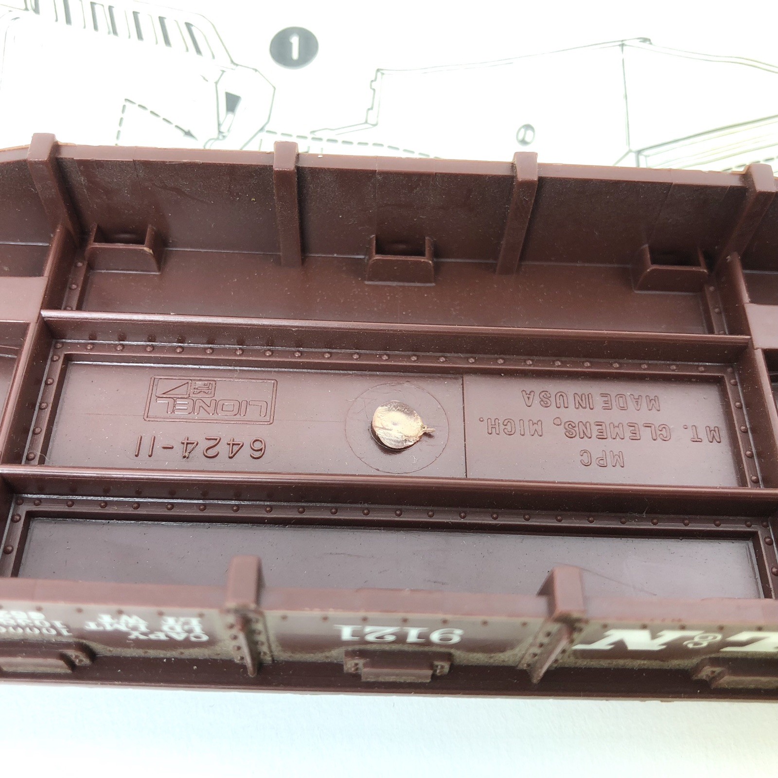 VINTAGE Lionel 8300 Black Locomotive, WT42500, SP 9032, Scraper W/ Flat Car More Tania okazja, tanio