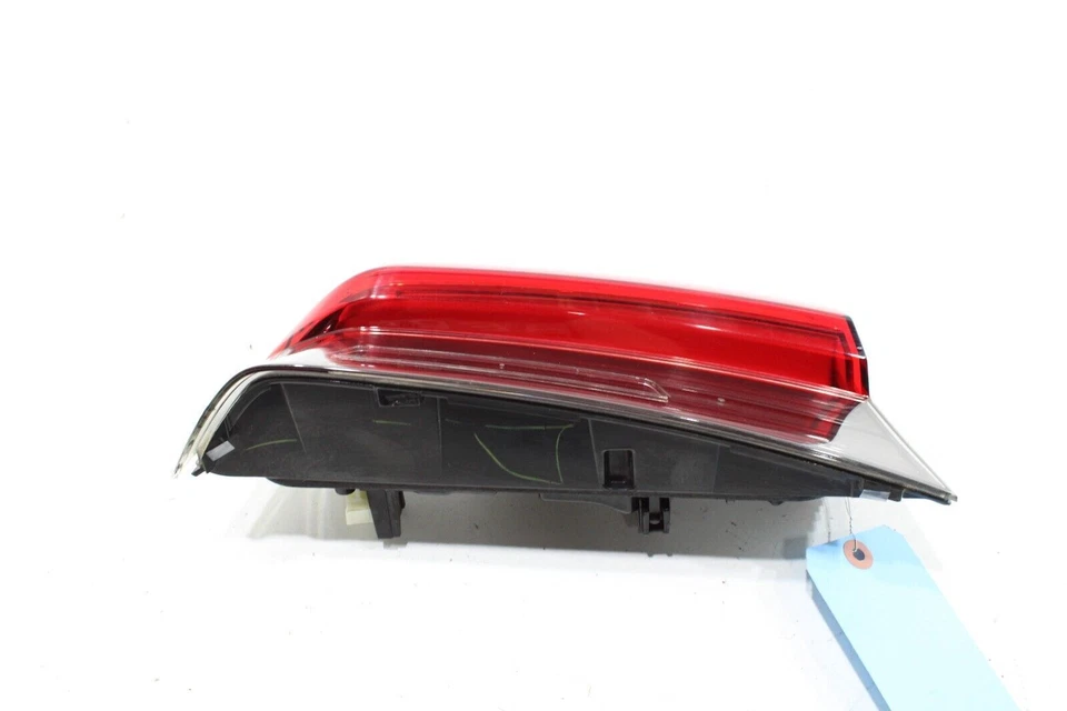 LUZ TRASERA IZQUIERDA BMW 330i 330e G20 19-21 LUZ TRASERA INTERIOR LÁMPARA OEM Foto 2 de 4