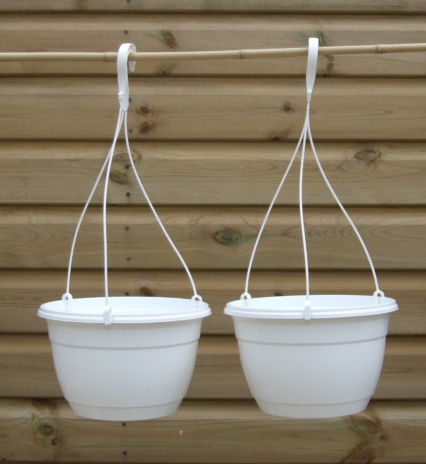 4 x White 27cm Hanging Baskets eBay