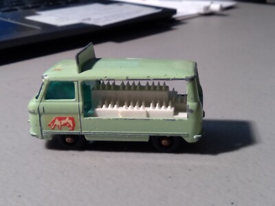 LESNEY MATCHBOX #21 COMMER BOTTLE FLOAT MILK DELIVERY TRUCK 1961    CS#3#3