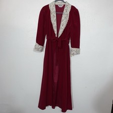 VTG Vanity Fair Women's Robe Size M Red w/Ivory Lace Trim Belted Romantic Cozy