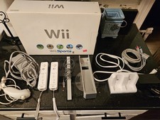 White Nintendo Wii Console RVL-001 - In box And Games