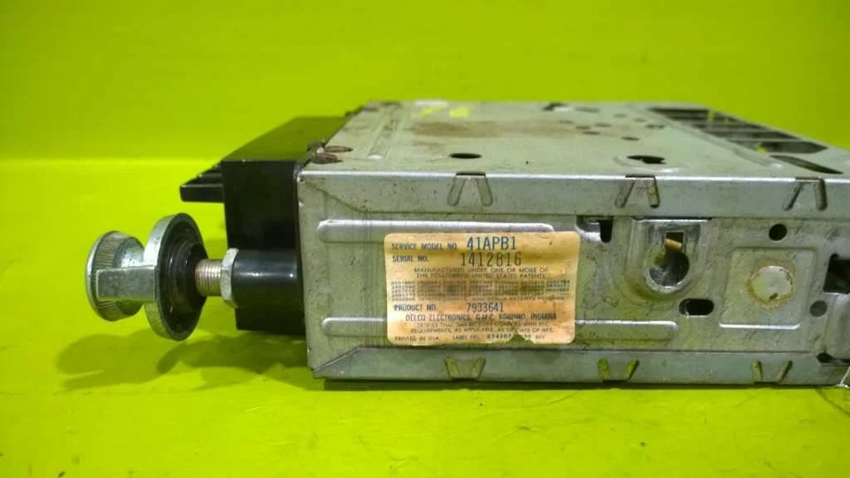 73 74 75 76 77 MALIBU C10 CAMARO MONTE CARLO NOVA FACTORY RADIO OEM 3270-3 - Image 3 of 3