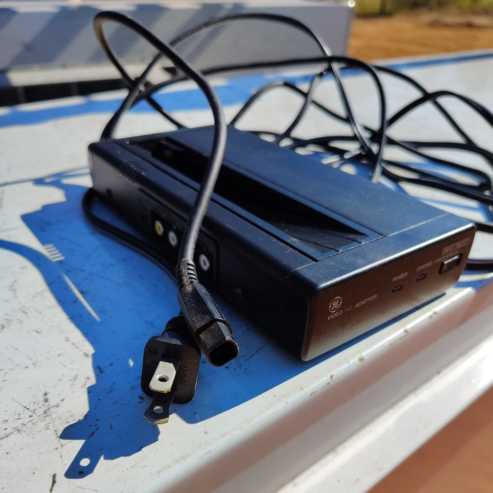 VHS Camcorder GE CG-9815 With Hard Side Case and Accessories TESTED WORKS - Image 2 of 4