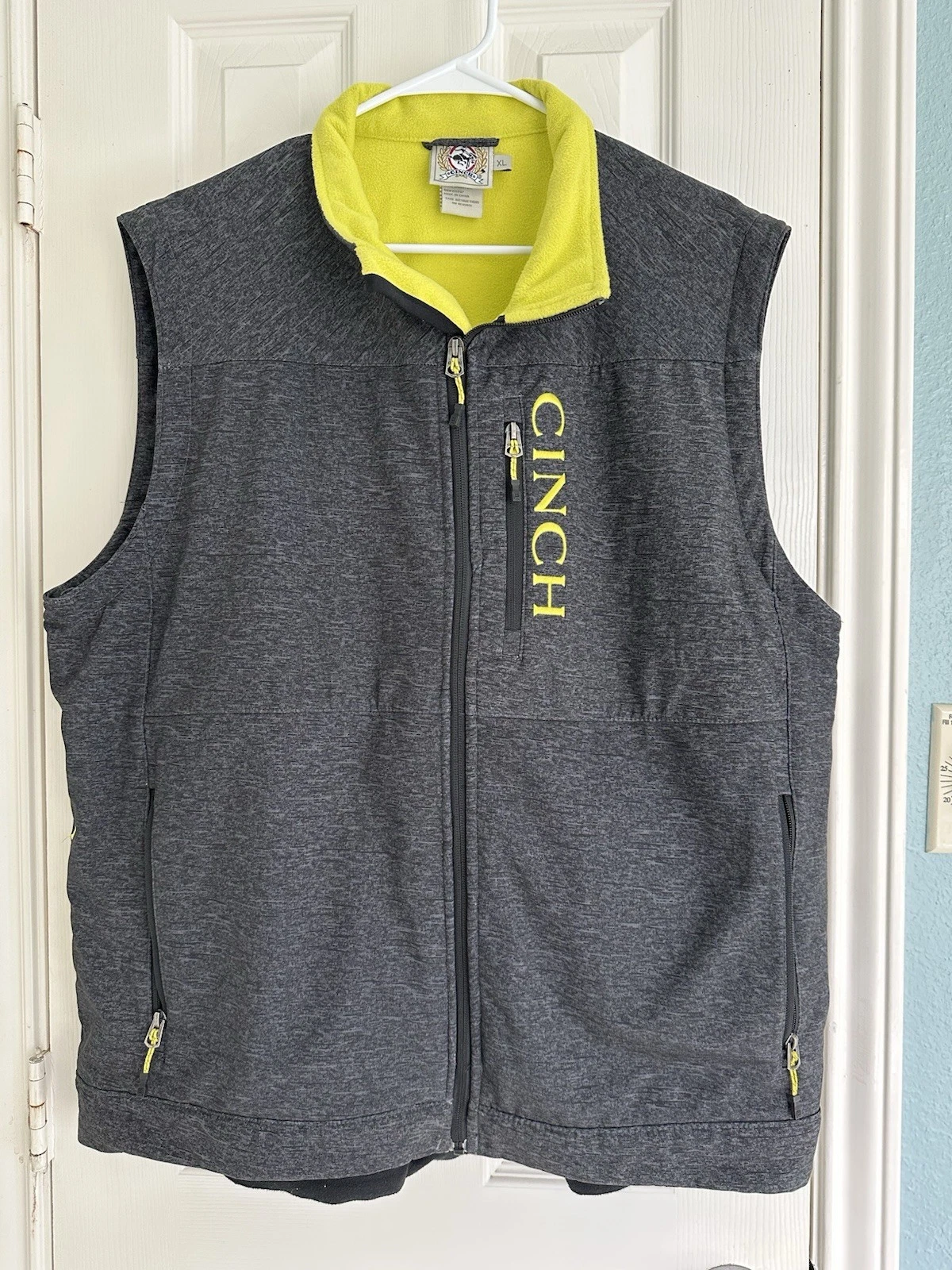 Cinch Vest Mens XL Gray and Yellow Softshell Fleece Lined Zip Pockets Outdoor
