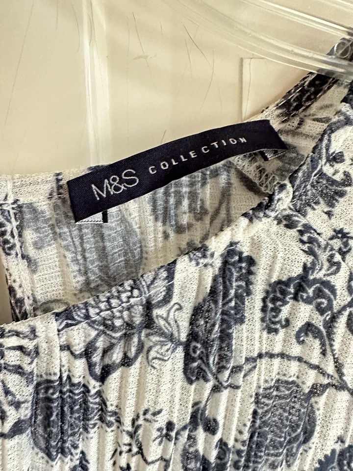 M and S Collection Blouse Womens US 14 UK 18 Blue White Crinkle Floral Print - Image 4 of 4