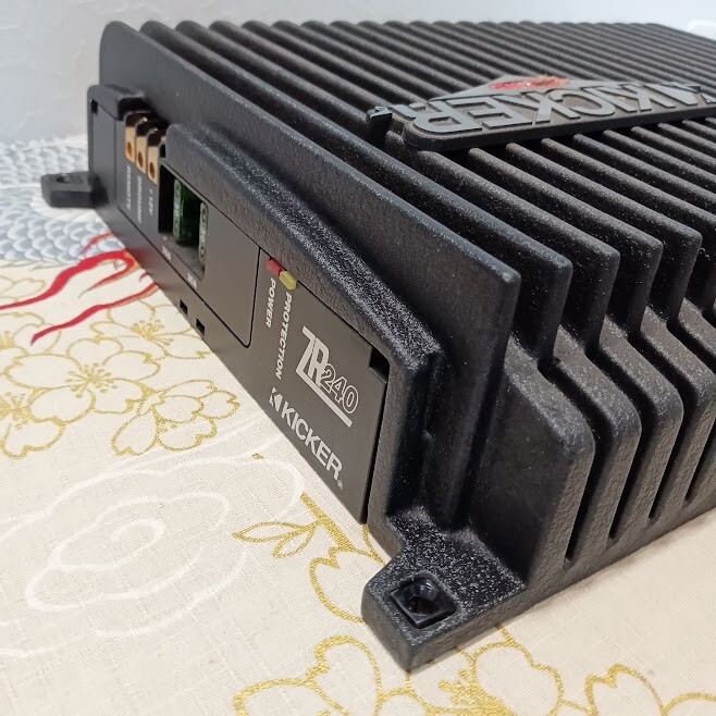 KICKER ZR240 2チャンネルアンプ Kicker ZR240 Old School 2-Channel Car Amplifier MDP Module