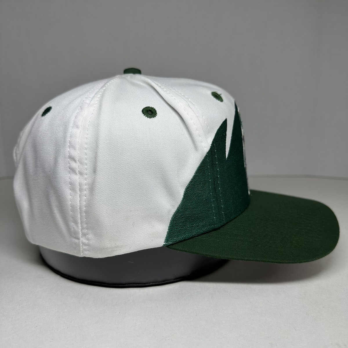 Vintage 90s Milwaukee Bucks Sharktooth Snapback Hat Cap NBA Vintage 90s Milwaukee Bucks Sharktooth Snapback Hat Cap NBA