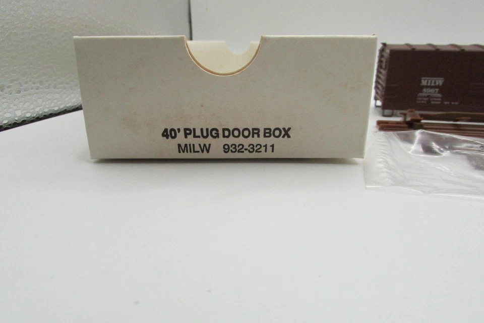 HO Scale Walthers 932-3211 40' Plug Door Box Car Milwaukee WAL4873 - Image 4 of 4