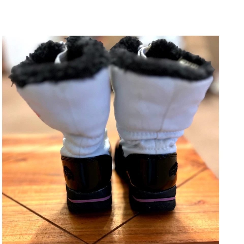 Totes Niños Niñas Negro Charol Copo de Nieve Invierno Botas de Nieve Talla 6 Niño Pequeño Foto 3 de 4