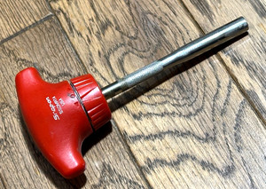 Snap On Tools Ratcheting T-Handle Screwdriver Red 4" Long Magnetic Bit Driver