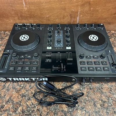 Native Instruments TRAKTOR KONTROL S2 MK1 DJ Controller - B2