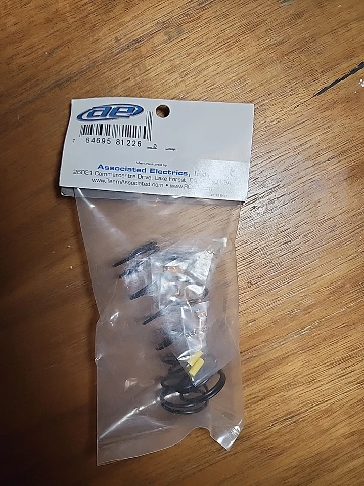 Team Associated 81226 Front Springs V2 yellow 5 7 lb/in L70 8 5T 1 6D - Image 3 of 3