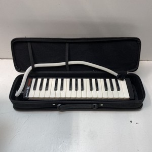 Hohner Melodica Instructor 32 Keys Black White Soft Case Mouthpiece