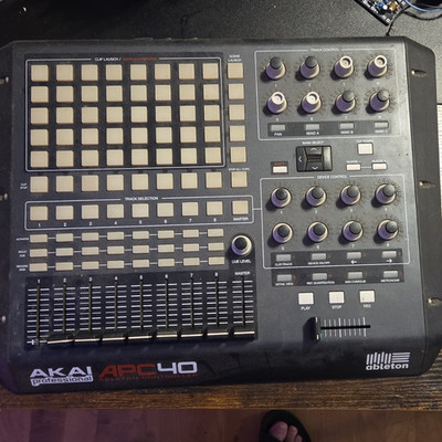 Akai APC40 USB MIDI DAW Controller including power supply 