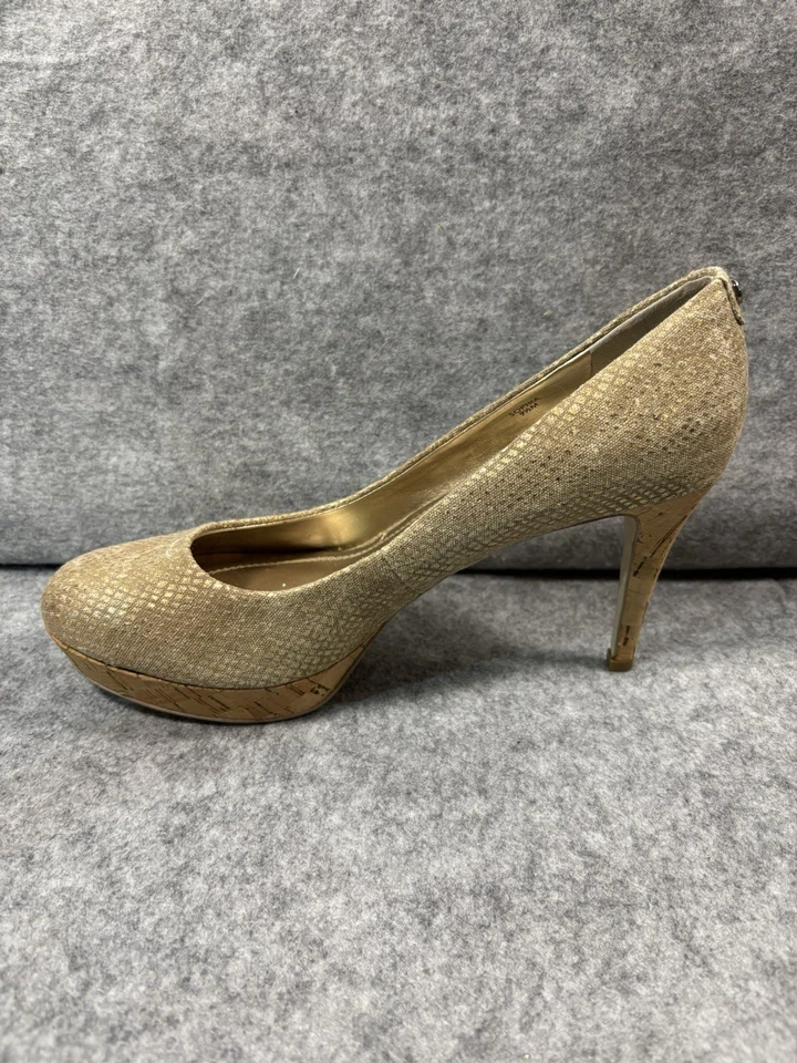 Zapatos de salón Tahari dorados talla 9,5 Foto 2 de 4