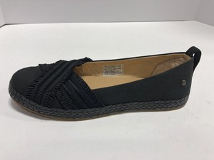 ugg ynez ruffle flat