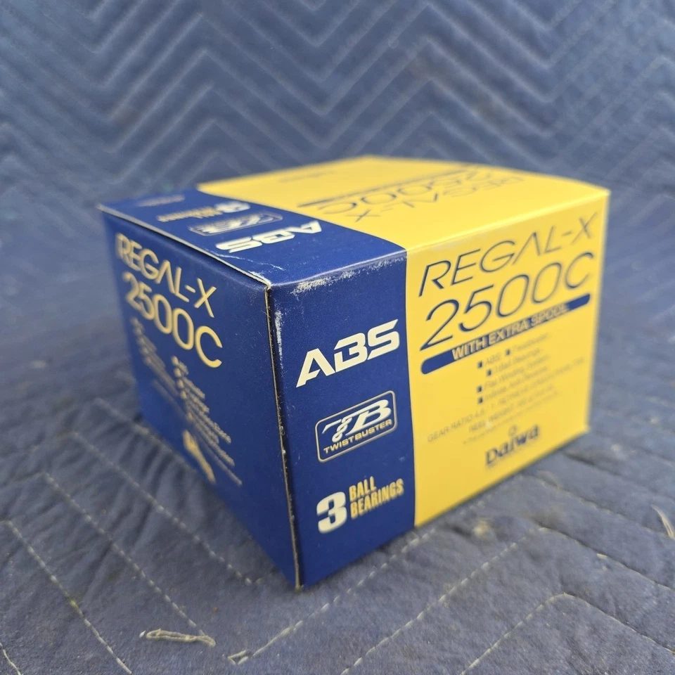 Daiwa Regal-X 2500C Spinning Reel 3 Ball Bearings, ABS, Twist Buster - Complete  - Image 2 of 4