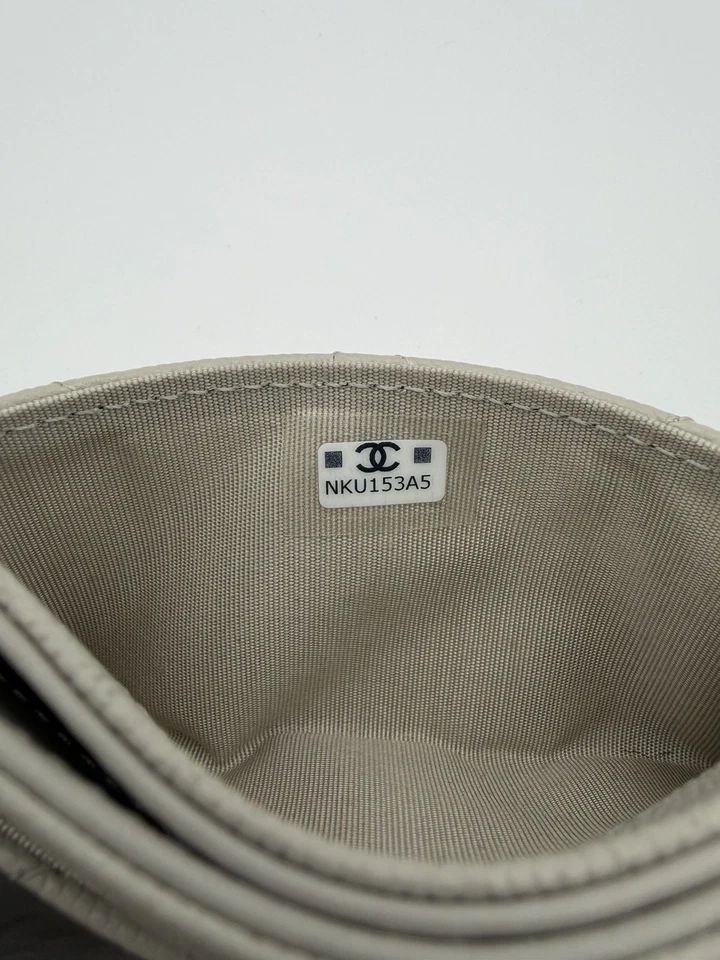 Chanel Caviar Quilted Crystal CC Card Holder Grey - Image 4 of 4