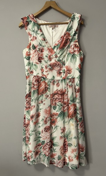 Review Women’s Fit & Flare Floral Midi Dress Size 12 Lightweight