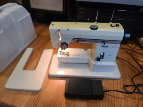 Pfaff 297-1 Sewing Machine – Parts/Repair - 第 1/13 張圖片