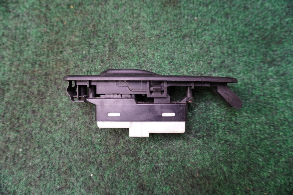 Interruptor ventana trasera derecha Isuzu Axiom 2002 2003 2004 OEM 9971221021 Foto 2 de 4