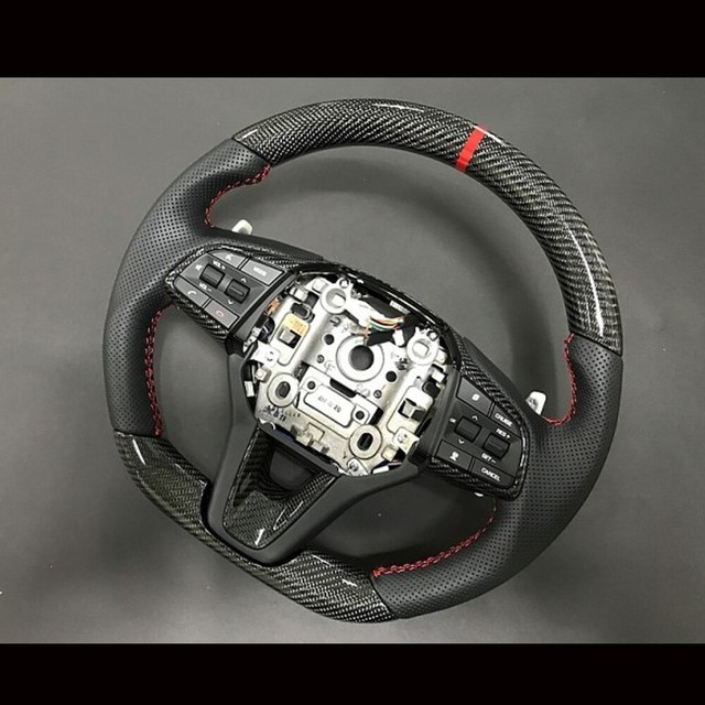 Real Carbon Fiber D cut Steering wheels For Hyundai Genesis G80 Sports