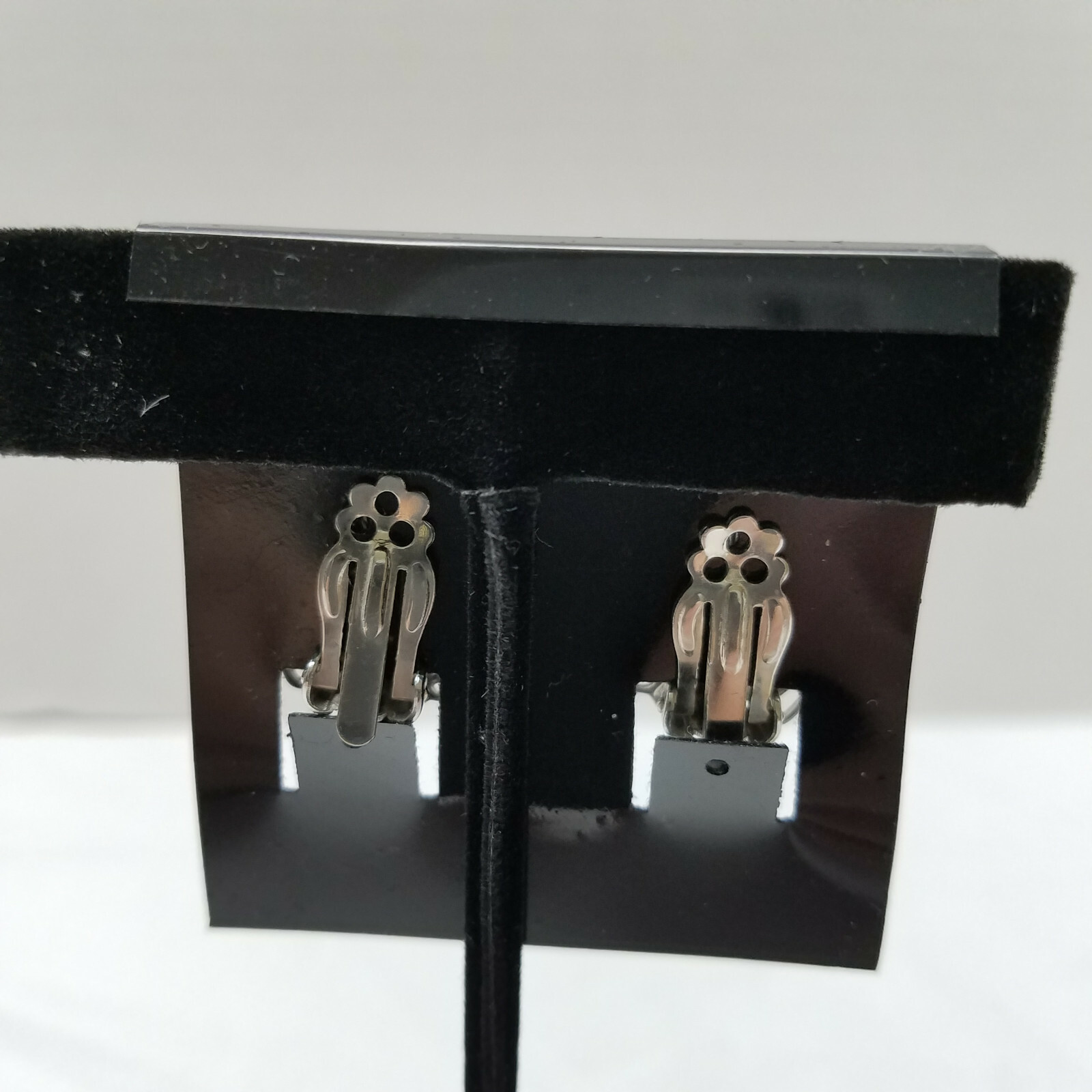 Silver Tone Rectangle Earrings With Simulated Ony… - image 2