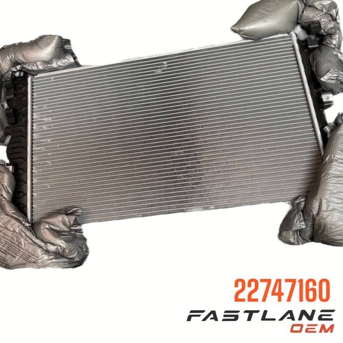 2013-2019 CADILLAC XTS 3.6L COOLING ENGINE RADIATOR NEW OEM 22747160 - Picture 3 of 9