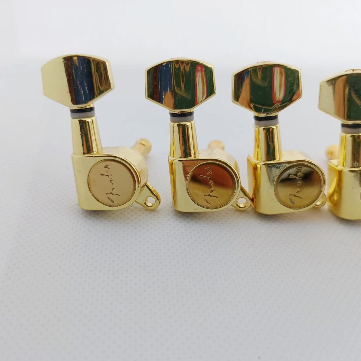 Musiclily 6-in-line Sealed Electric Guitar String Tuning Pegs Keys Machine Heads 6R Tuners Set for Fender Stratocaster Telecaster Guitar,Gold