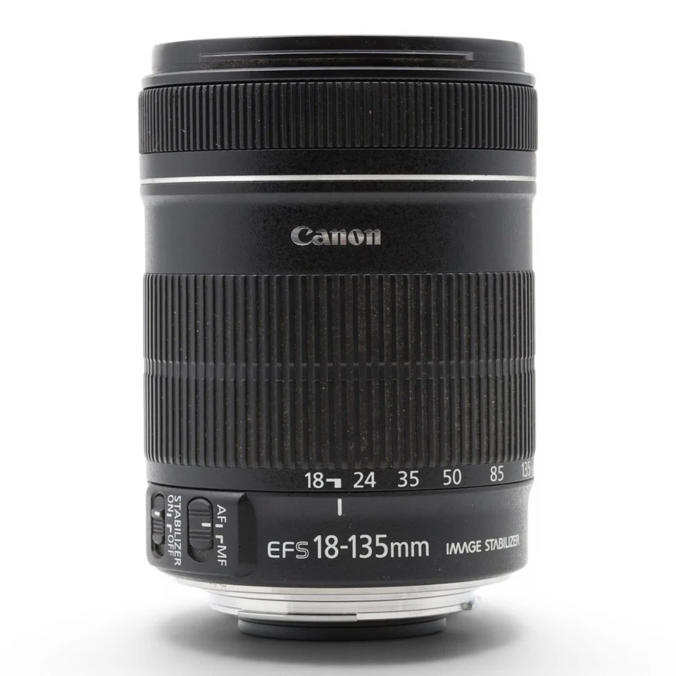 Objektiv Zoom Canon Lens EF-S 18-135mm IS 18-135 mm 3.5-5.6 Digital - Bild 1 von 4
