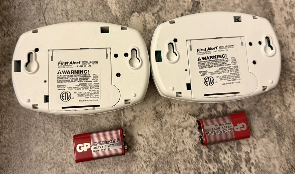 Paquete de 2 detectores de monóxido de carbono First Alert CO400CN2 alimentados por batería Foto 4 de 4
