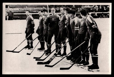 1936 Reemstma Olympia Nr. 13 56-37 USA Team Wins Bronze Ice Hockey *TR451