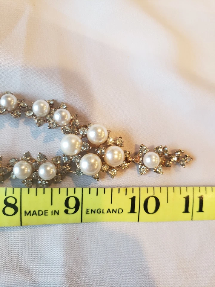 Collar de cadena de oro con perlas de imitación de diamantes de imitación elegante accesorio magnético añadido Foto 3 de 4