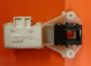 Waschmaschine INDESIT IWSC51051 ECO UK Türschloss