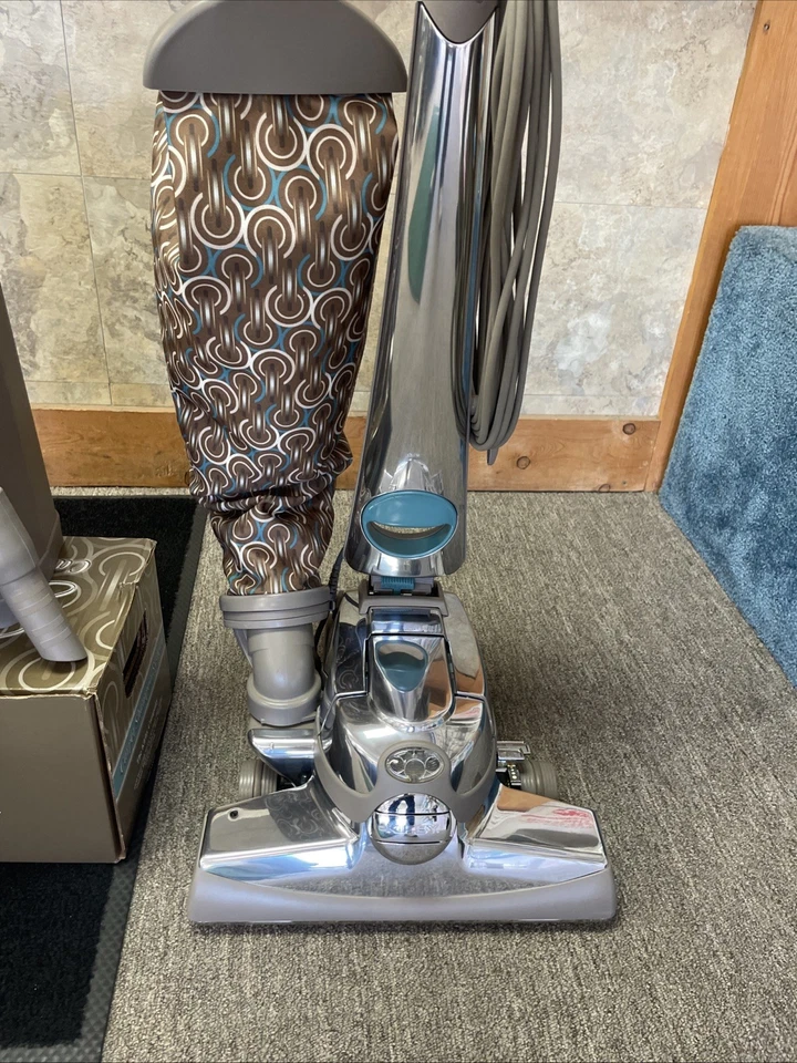 Brand New Kirby Sentria 2 G10 Vaccum Cleaner With Shampooer And Tools - Image 2 of 4